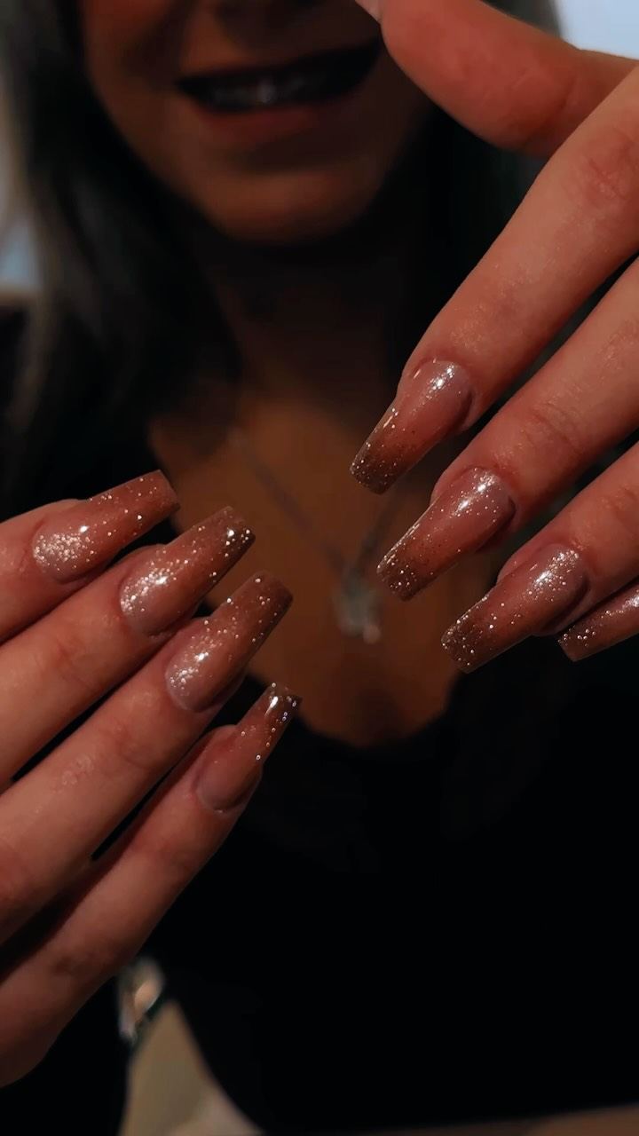 Nägel Champagne Silk Glow